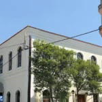 Το Εσκί Τζαμί στο κέντρο της Κομοτηνής με τον μιναρέ του