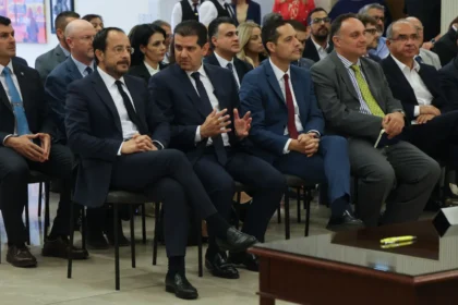 Ο Πρόεδρος της Δημοκρατίας με αντιπροσωπία της Eni στην τελετή υπογραφής των συμβάσεων για το κοίτασμα Κρόνος, Προεδρικό Μέγαρο, Λευκωσία
