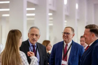 Συμμετέχοντες στη συνεδρίαση της Ομάδας Υψηλού Επιπέδου του ΝΑΤΟ στο Ελσίνκι