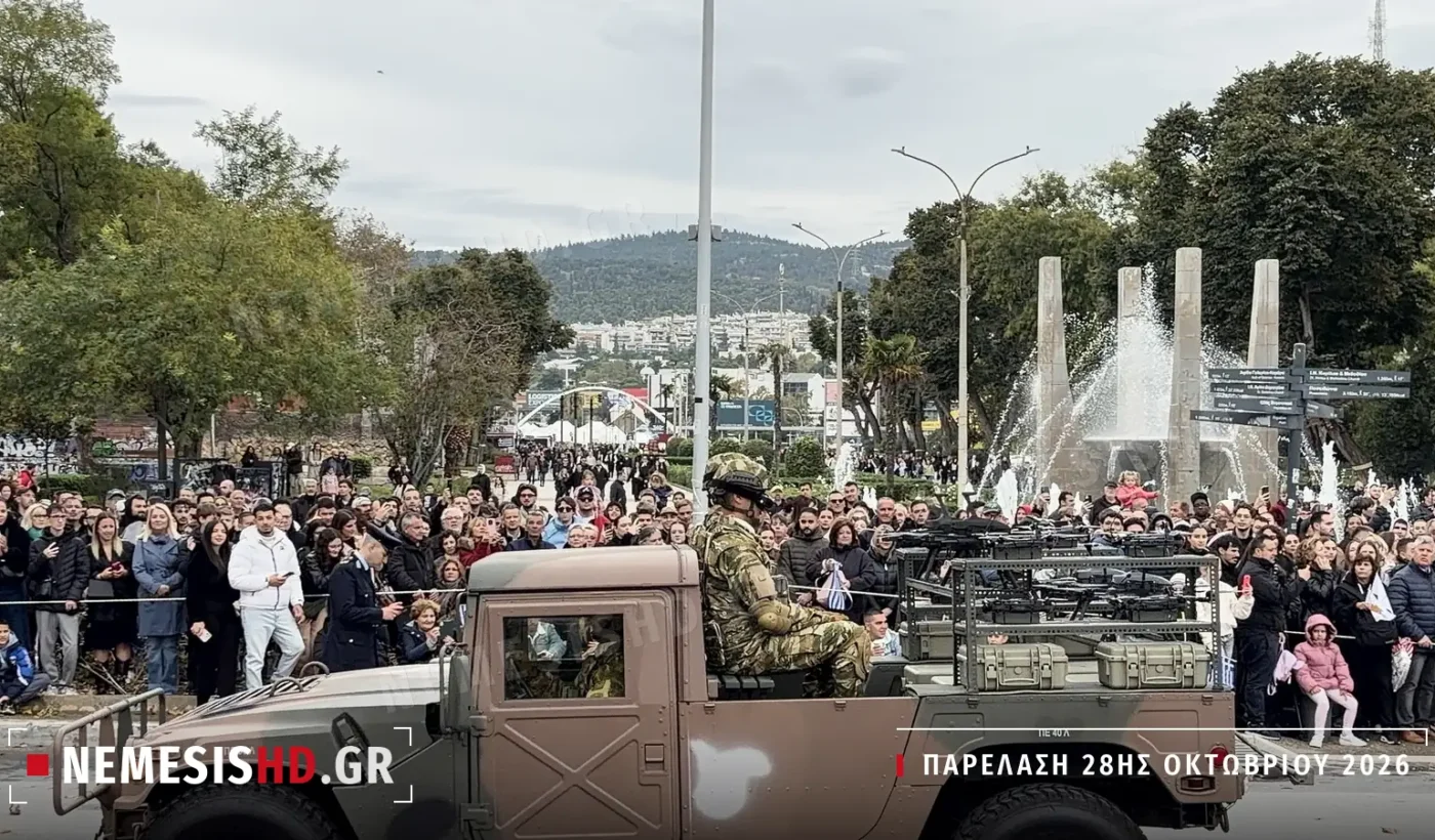 Hummer του Ελληνικού Στρατού με ράφια FPV drones