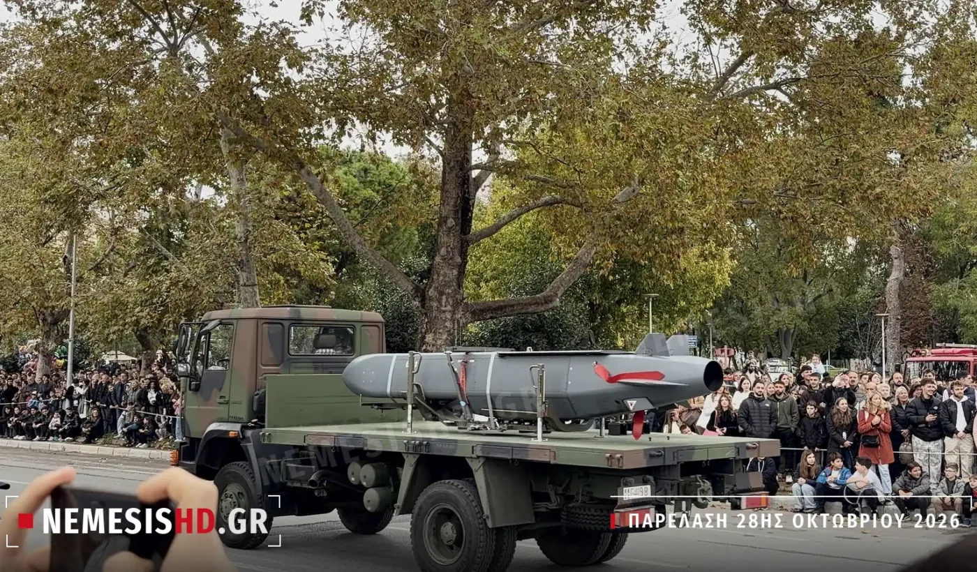 Ο πύραυλος κρουζ SCALP-EG σε φορτηγό της Πολεμικής Αεροπορίας