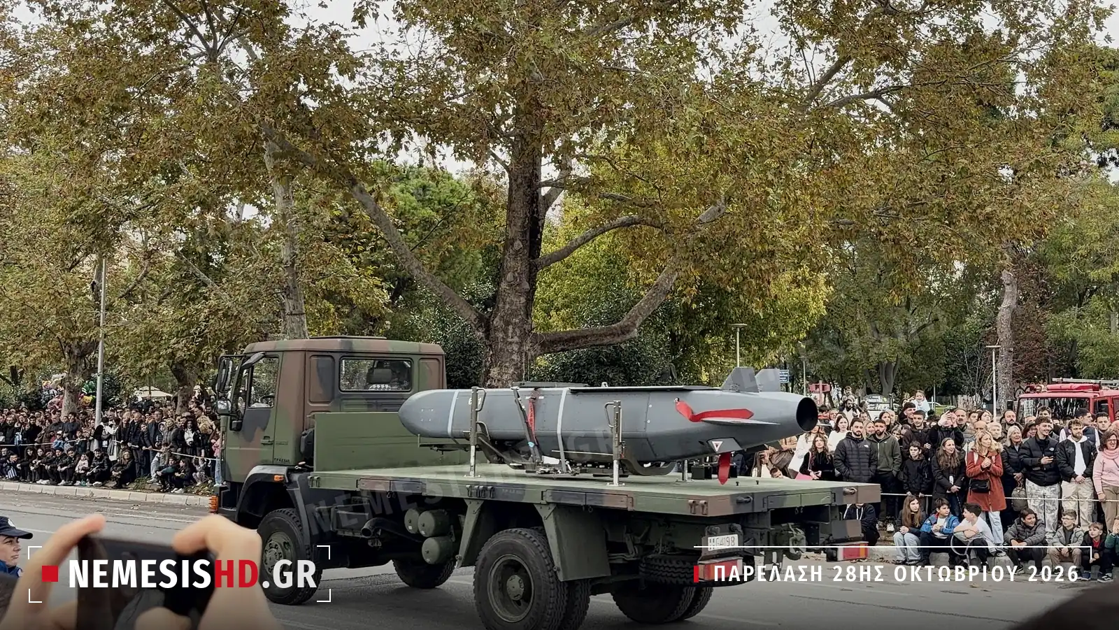 Ο πύραυλος κρουζ SCALP-EG σε φορτηγό της Πολεμικής Αεροπορίας