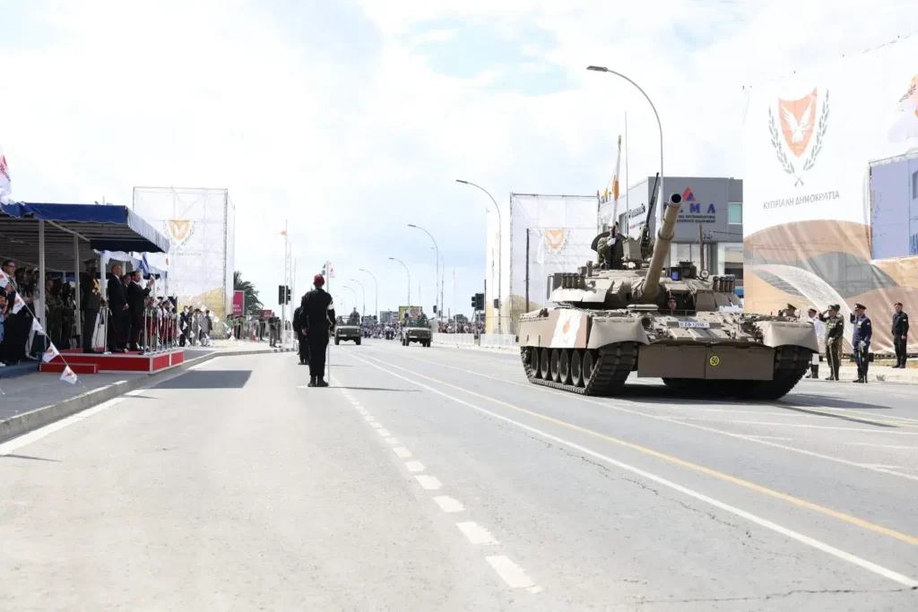 Άρμα μάχης T-80U της Εθνικής Φρουράς στην παρέλαση της 1ης Οκτωβρίου 2026 στη Λευκωσία