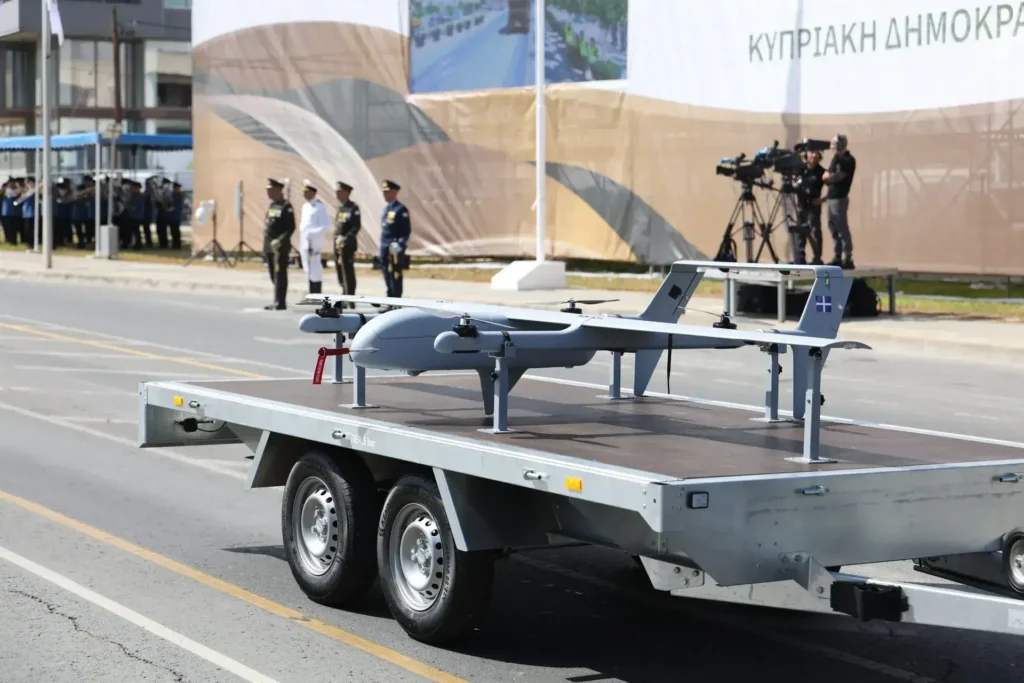 Μη επανδρωμένο αεροσκάφος UAV στην παρέλαση της Κυπριακής Δημοκρατίας