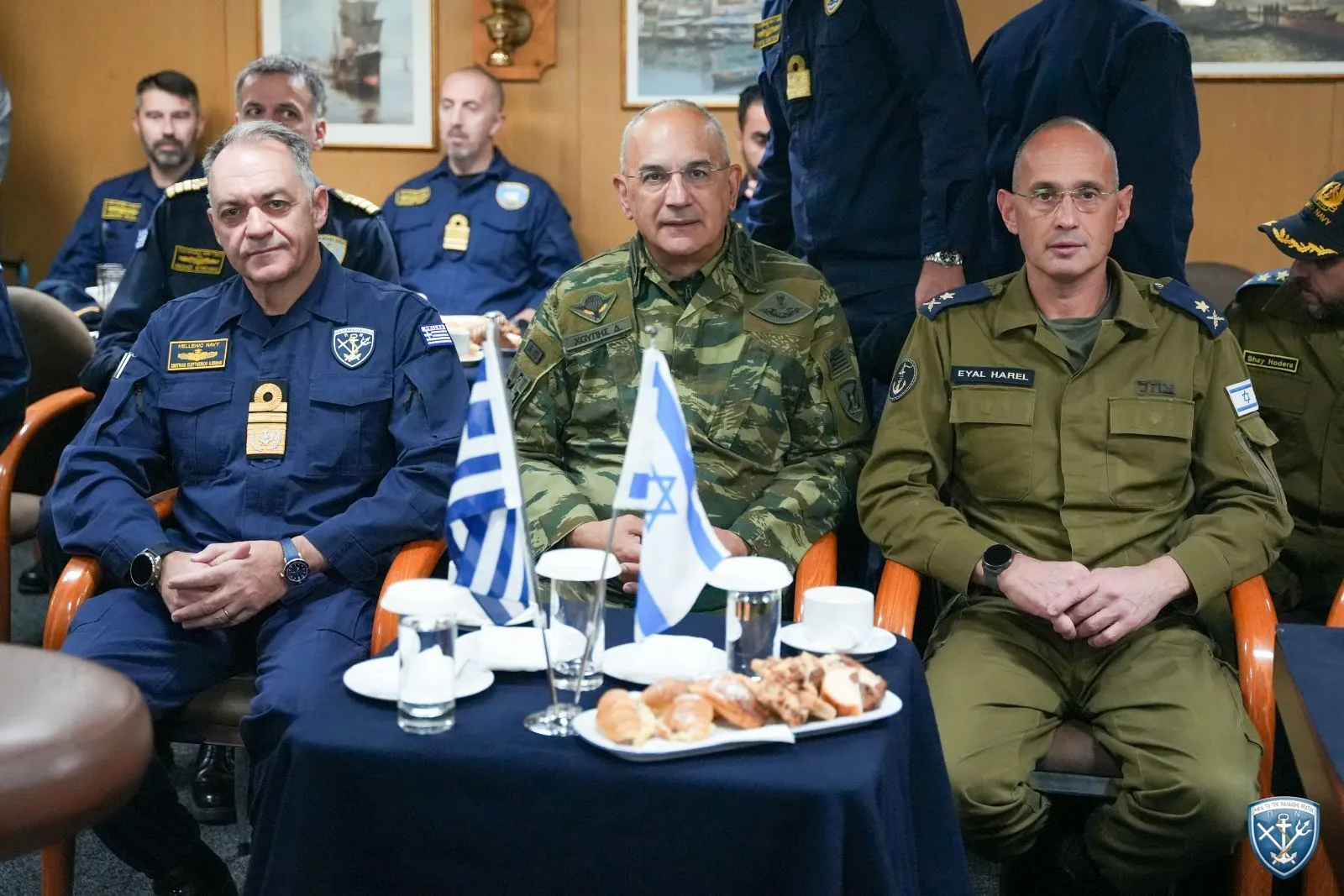 Η διμερής συνάντηση των Αρχηγών πάνω στη φρεγάτα «Ψαρά»